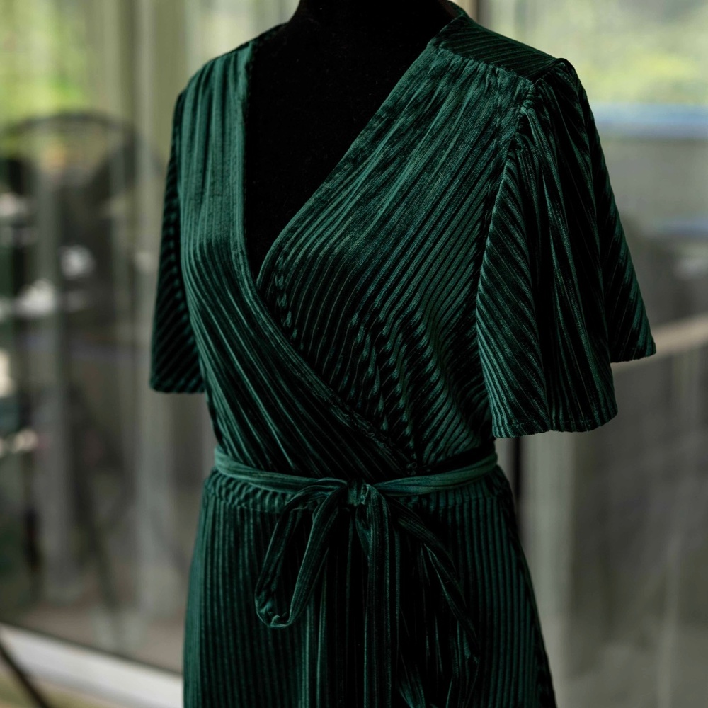 Emerald Green Velvet Maxi Dress - Picture 4 of 6